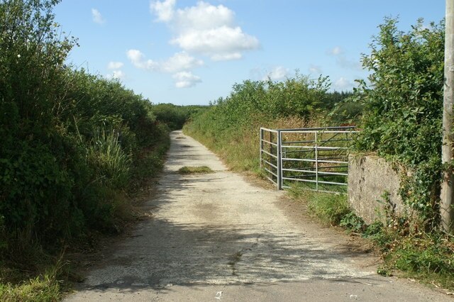 Farm road to Vealand