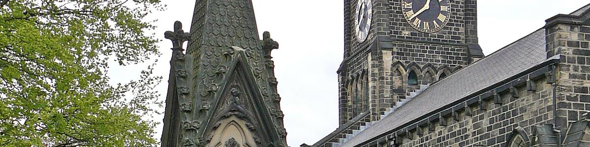 Photo "St John, Farsley" by Tim Green (Creative Commons Attribution 2.0) / Cropped from original