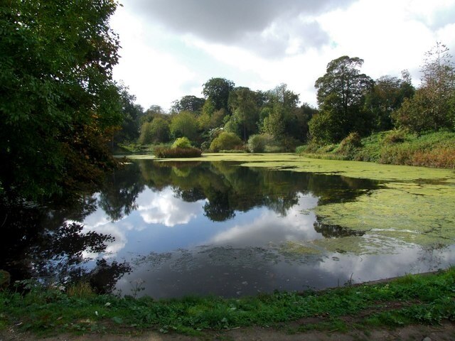 Kuva ”Greetham ja Somersby” käyttäjältä Dave Hitchborne (CC BY-SA) / rajattu alkuperäisestä kuvasta