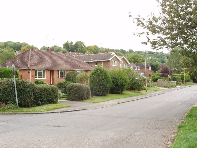 Photo "Marlow Bottom" by David Hawgood (CC BY-SA) / Cropped from original