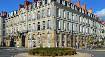 This building is inscrit au titre des Monuments Historiques. It is indexed in the Base Mérimée, a database of architectural heritage maintained by the French Ministry of Culture, under the reference PA00108672 .