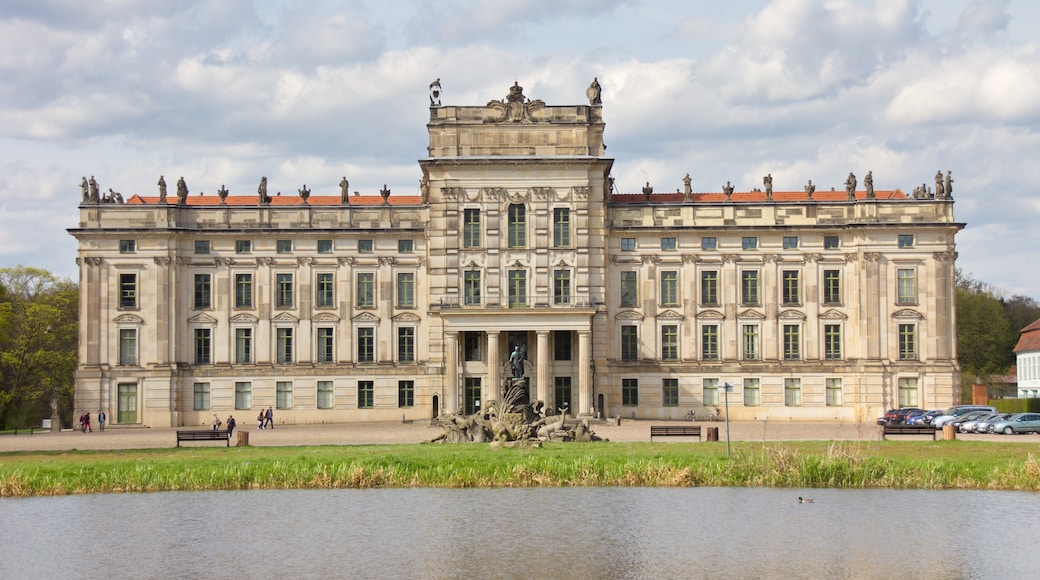 "Schloss Ludwigslust"-foto av Losch (CC BY-SA) / Urklipp från original