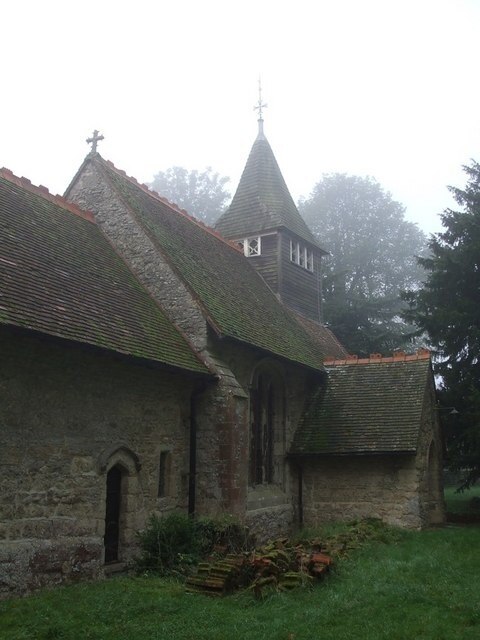 Photo "Hulcott" by Rob Farrow (CC BY-SA) / Cropped from original