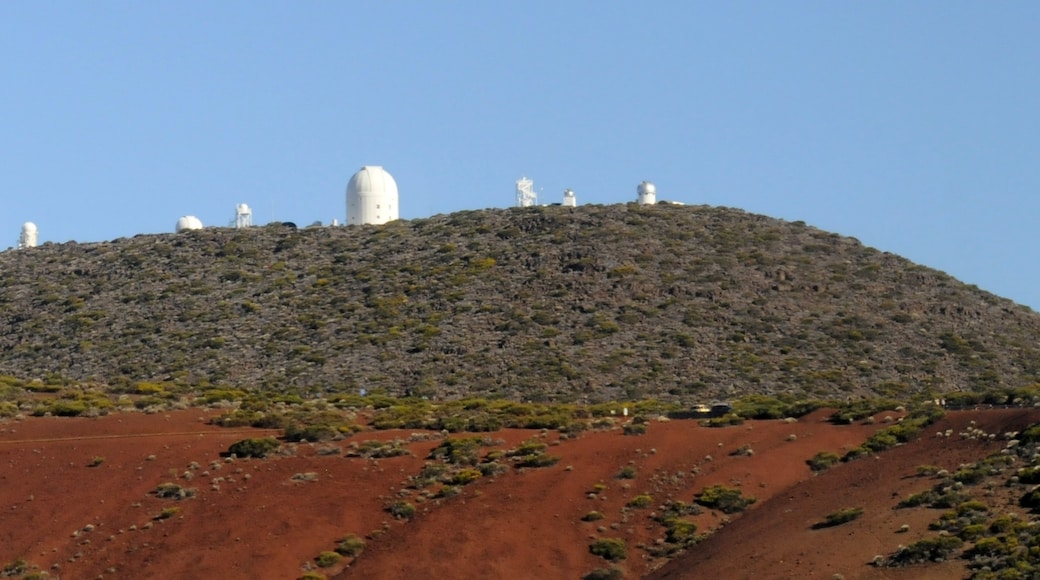 Foto ‘Observatorio del Teide’ van David Broad (CC BY) / bijgesneden versie van origineel