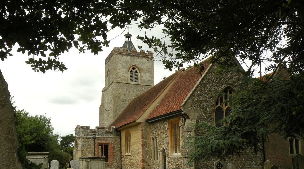 Foto "Pequeño Cornard" por Robert Edwards (CC BY-SA) / Recortada de la original