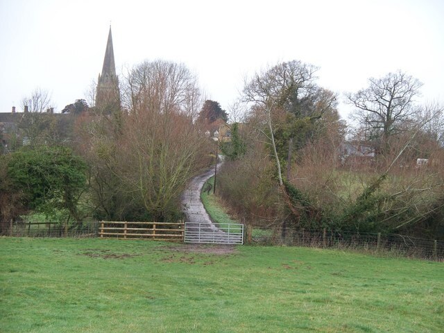 Footpath in Todenham The footpath leads to the Farriers Arms pub and the church.