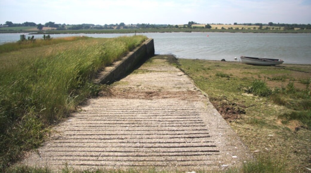 Photo "Sutton" by Bob Jones (CC BY-SA) / Cropped from original