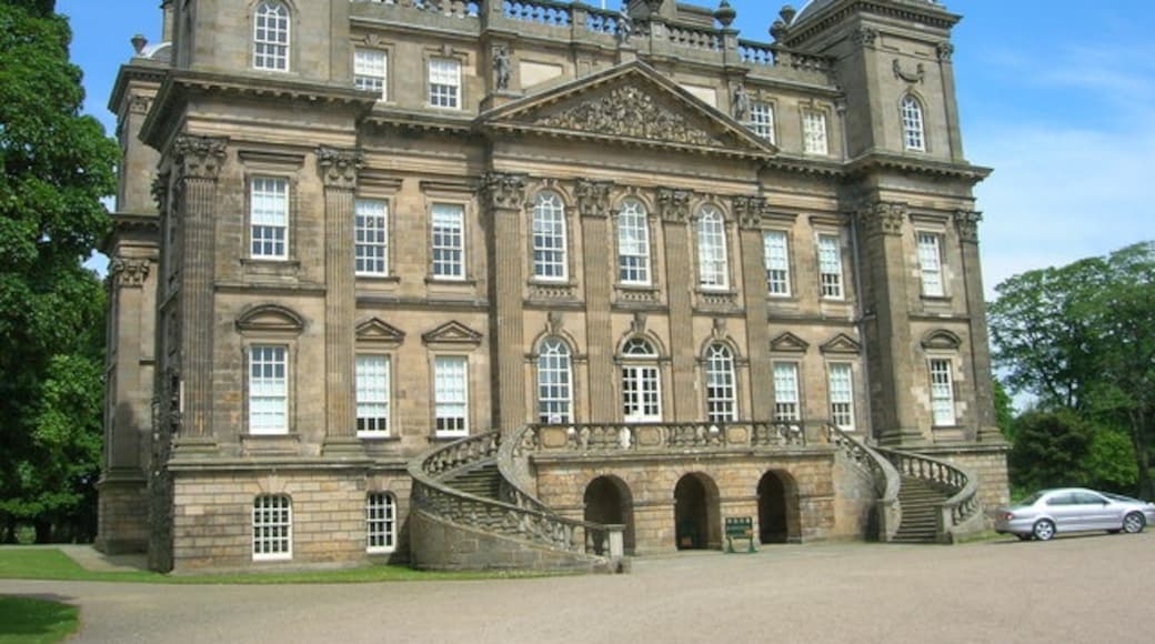 Photo "Duff House" by JThomas (CC BY-SA) / Cropped from original