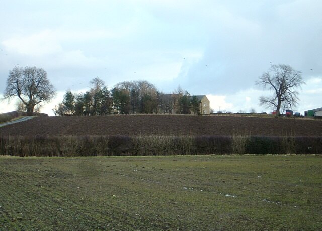 Foto “Hutton Magna” tomada por Andy Waddington (CC BY-SA); recorte de la original