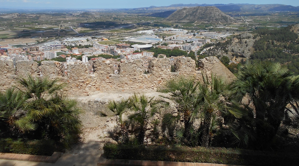 Foto ‘Xàtiva-kasteel’ van Simon Burchell (CC BY-SA) / bijgesneden versie van origineel