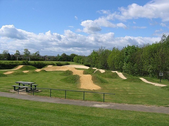 Kuva ”Belmont” käyttäjältä Roger Smith (CC BY-SA) / rajattu alkuperäisestä kuvasta