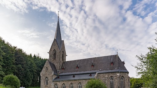 Foto “Westerburg” tomada por Martin Kraft (CC BY-SA); recorte de la original