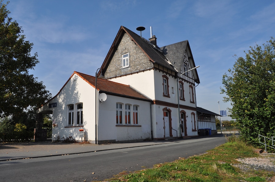 Rodheim vor der Höhe, Bahnhof