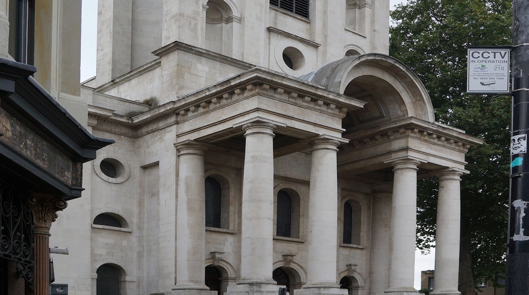 Foto "Iglesia Christ Church de Spitalfields" por PIERRE ANDRE LECLERCQ (CC BY-SA) / Recortada de la original