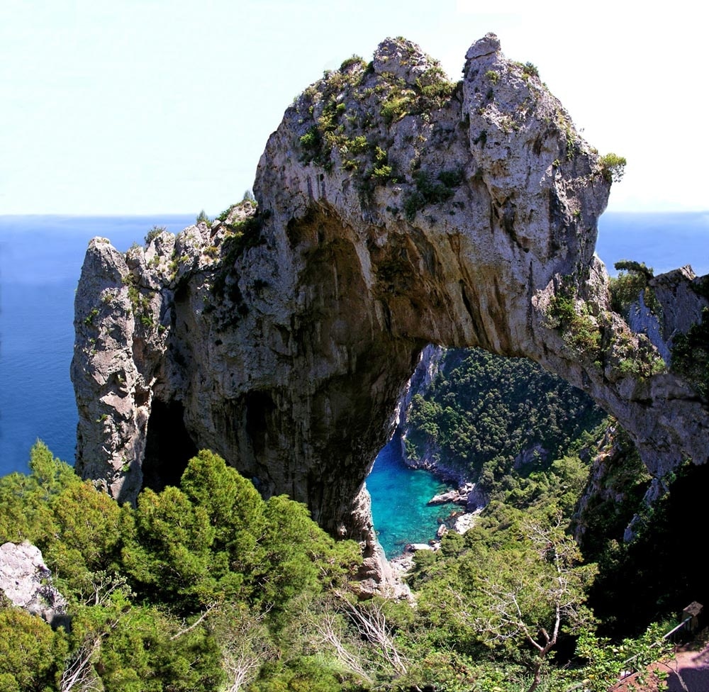 Ansicht auf den Arco Naturale auf Capri von der anderen Seite.