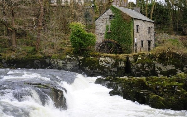 Cenarth Mill and Waterwheel The Cenarth Mill with river Teifi in full flow