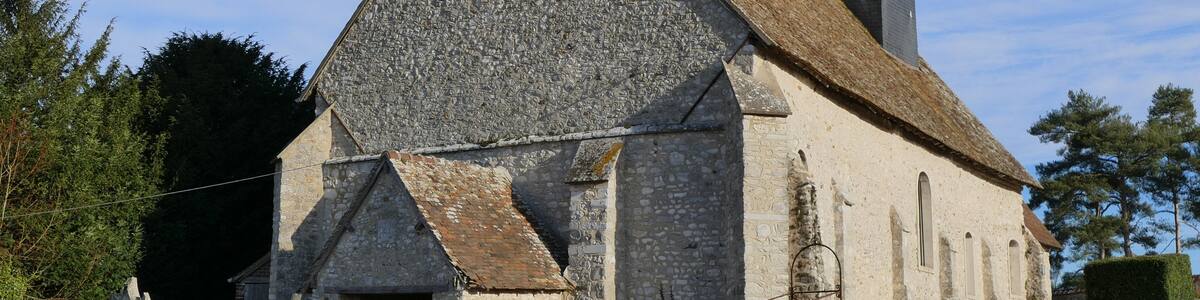 Photo "Saint-Peter's church in Oulins (Eure-et-Loir, Centre, France)." by Peter17 (Creative Commons Attribution-Share Alike 4.0) / Cropped from original