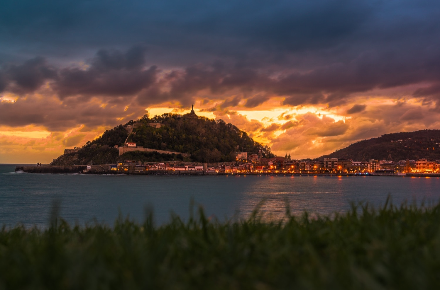 Turli xil tukli mushuklarning fotosuratlari Nalchik, KBRda uy qurilishi pornosi