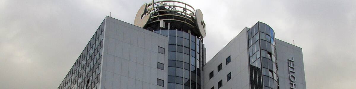 Photo "Stuttgart DORMERO Hotel" by Baden de (Creative Commons Attribution 3.0) / Cropped from original