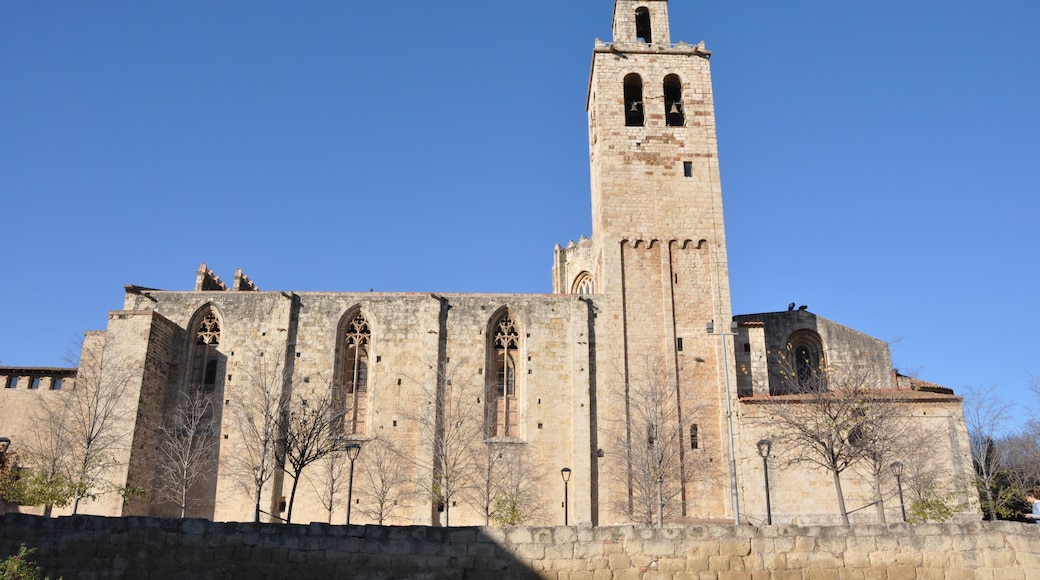"Sant Cugat-klostret"-foto av Catalan Art & Architecture Gallery (Josep Bracons) (CC BY-SA) / Urklipp från original