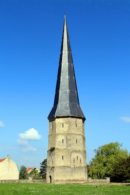 La Tour Pointue de l'ancienne abbaye Saint-Winoc - Bergues (Nord, France).