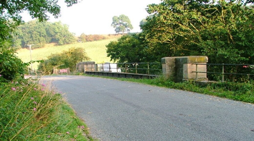 "Castlelevington"-foto av Mick Garratt (CC BY-SA) / Urklipp från original