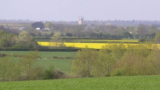 Foto “Abberton” tomada por Richard Dunn (CC BY-SA); recorte de la original