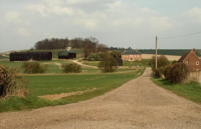 Photo "Sandon" by Robert Edwards (CC BY-SA) / Cropped from original