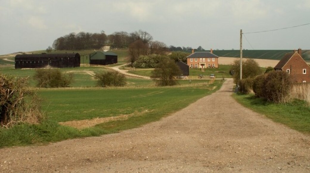 Photo "Sandon" by Robert Edwards (CC BY-SA) / Cropped from original