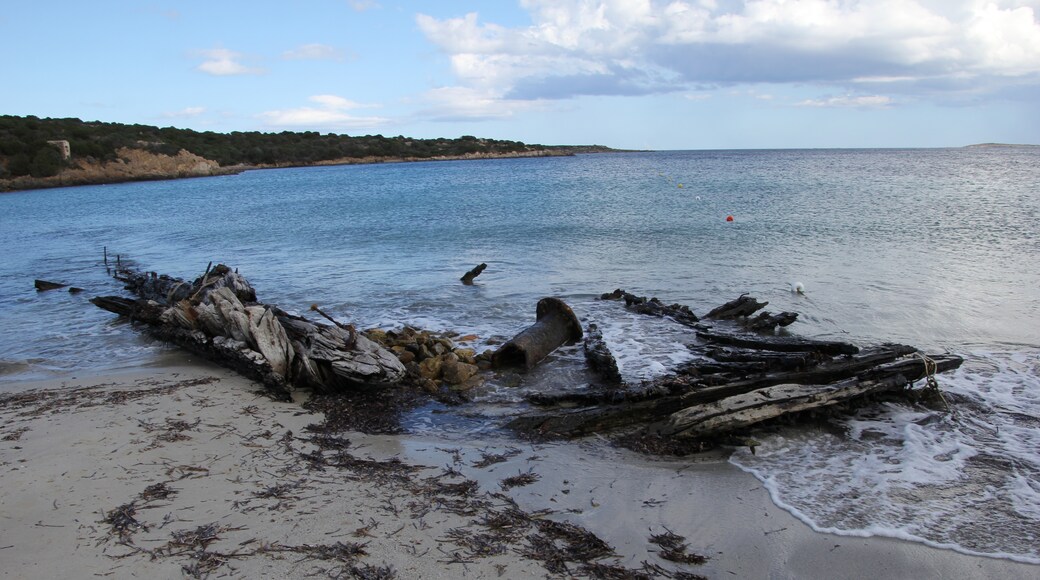Foto ‘Spiaggia del Relitto’ van Discanto (CC BY-SA) / bijgesneden versie van origineel