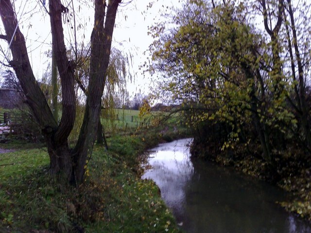 Foto „Leckhampstead“ von mick finn (CC BY-SA)/zugeschnittenes Original