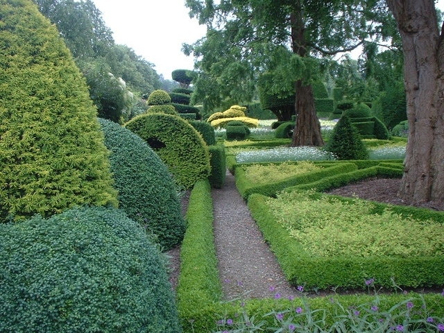 Kuva ”Levens” käyttäjältä Adie Jackson (CC BY-SA) / rajattu alkuperäisestä kuvasta