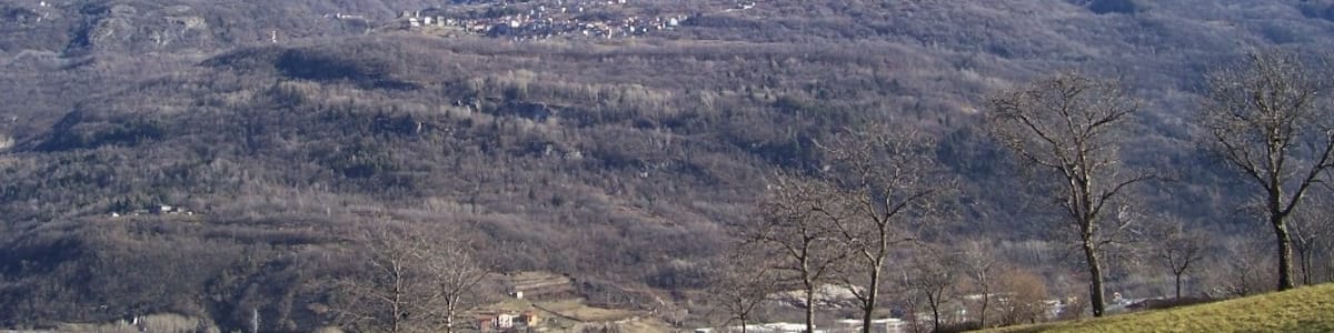 Photo "Tredenus, Val Camonica, Italia" by Luca Giarelli (Creative Commons Attribution-Share Alike 3.0) / Cropped from original