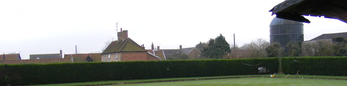 Photo "Sweffling Bowling Green" by Adrian Cable (Creative Commons Attribution-Share Alike 2.0) / Cropped from original