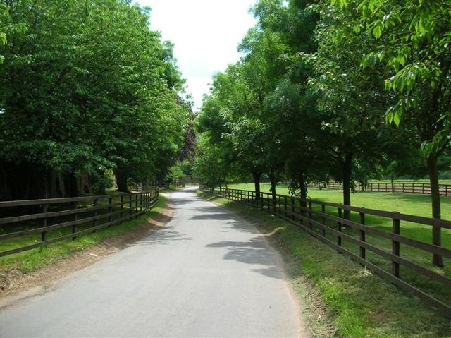 Photo "Thorpe Underwoods" by DS Pugh (CC BY-SA) / Cropped from original