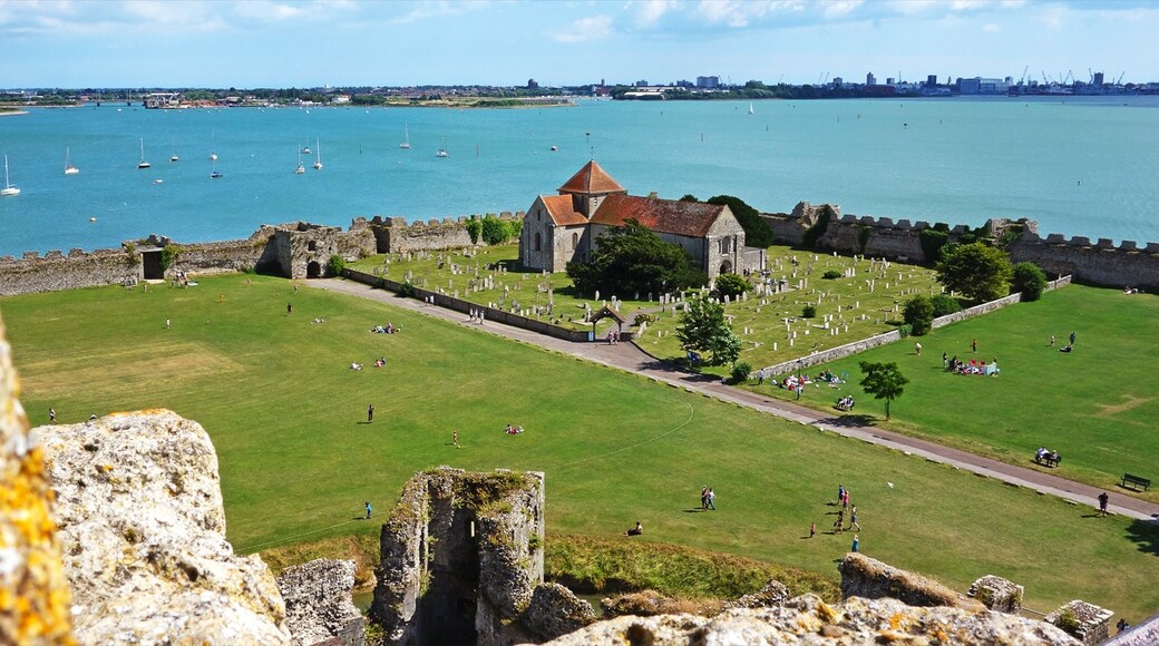 Photo "Easebourne" by Joe D (page does not exist) (CC BY-SA) / Cropped from original