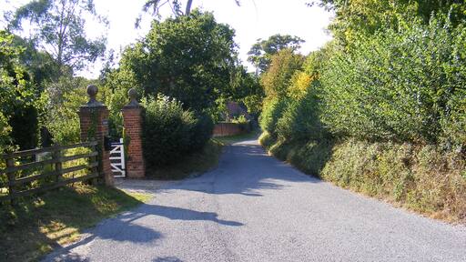 "Marlesford"-foto av Adrian Cable (CC BY-SA) / Urklipp från original