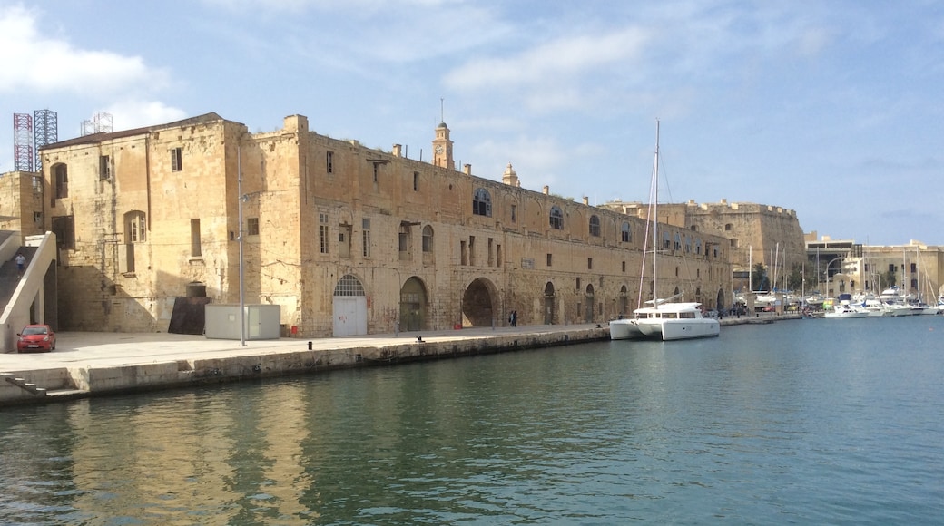 Photo "Cospicua" by Continentaleurope (CC BY-SA) / Cropped from original