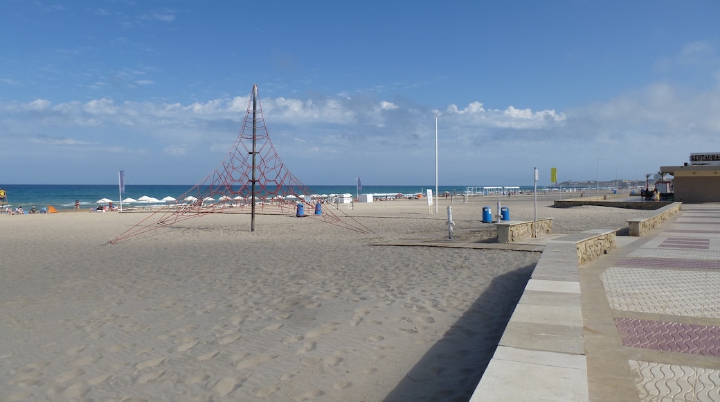 "Playa de Mutxavista"-foto av chisloup (CC BY) / Urklipp från original