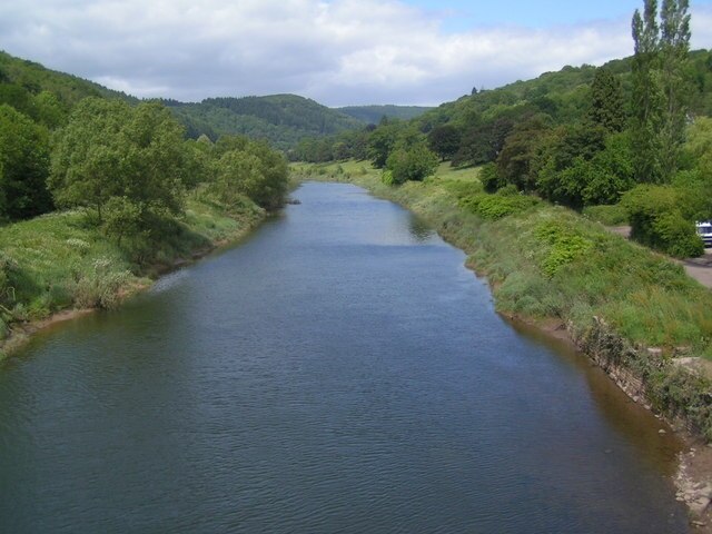 "Hewelsfield and Brockweir"-foto av andy dolman (CC BY-SA) / Urklipp från original