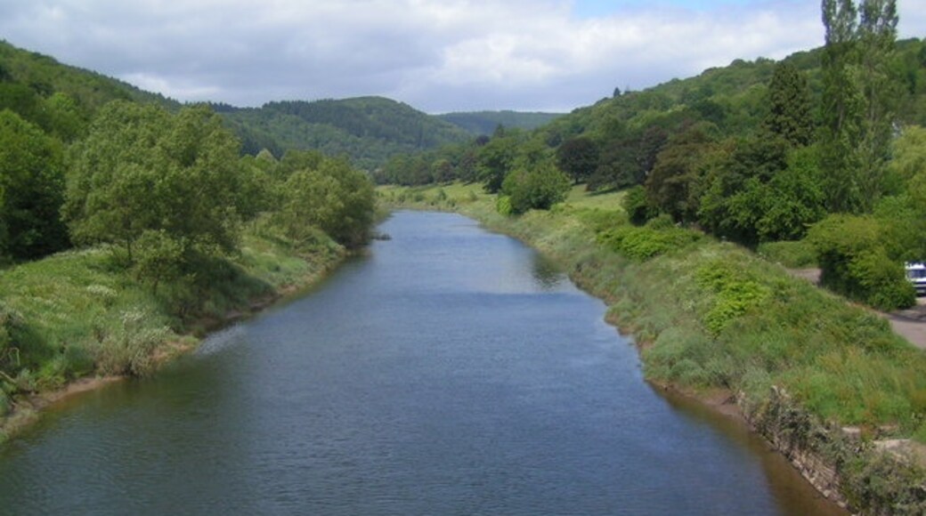 "Hewelsfield and Brockweir"-foto av andy dolman (CC BY-SA) / Urklipp från original