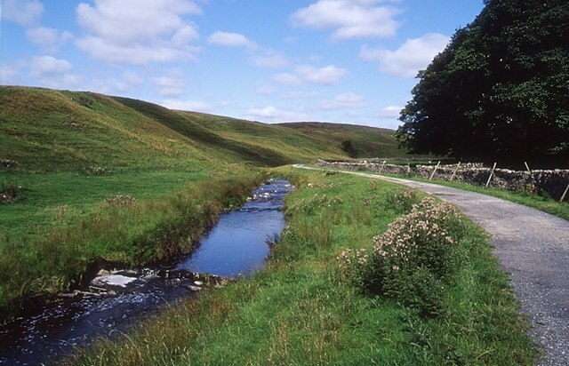 Foto “Otterburn” tomada por Tom Richardson (CC BY-SA); recorte de la original