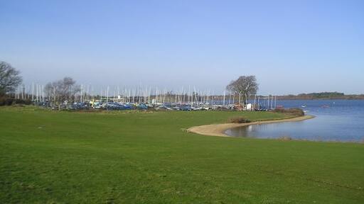 Kuva ”Stutton” käyttäjältä Chris Holifield (CC BY-SA) / rajattu alkuperäisestä kuvasta