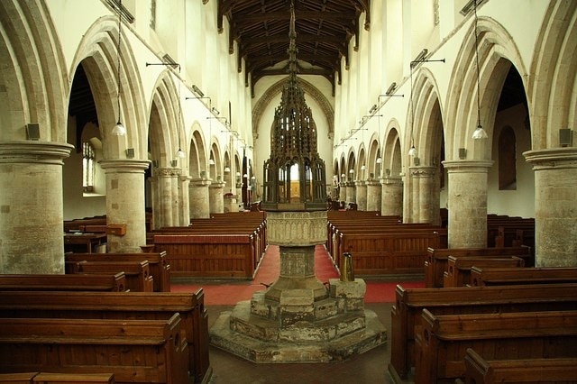 St.James' nave Fantastic nine-bay Norman arcades, the three west bays (nearest) are pointed gothic but late 12th century nonetheless, part of a former Priory church at Freiston