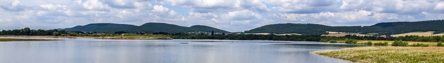 Panorama: Naturschutzgebiet „Auenlandschaft Hohenrode“ (NSG HA 222) in Rinteln, Landkreis Schaumburg