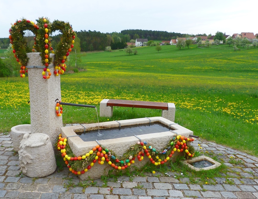 Osterbrunnen Mäbenberg