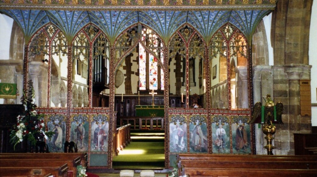 "Earls Barton"-foto av Gordon Cragg (CC BY-SA) / Urklipp från original