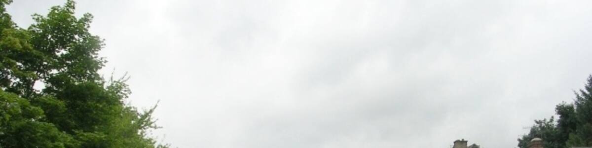 Photo "Watkinson Road - viewed from Blackmires" by Betty Longbottom (Creative Commons Attribution-Share Alike 2.0) / Cropped from original