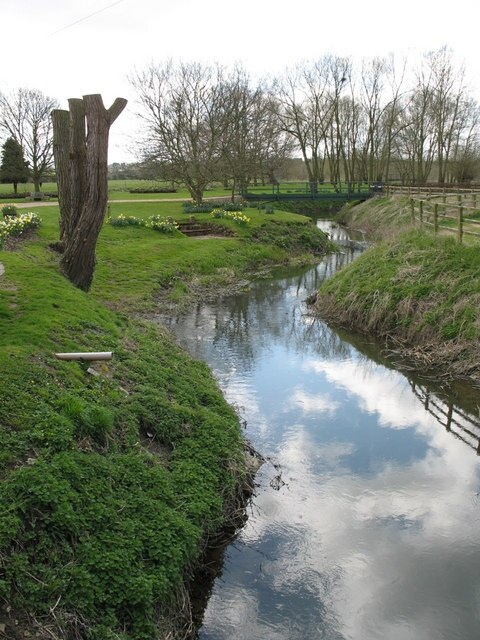 Photo "Soulbury" by Martin Addison (CC BY-SA) / Cropped from original