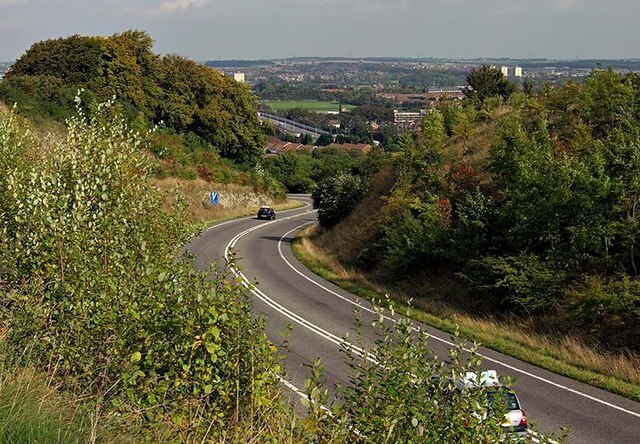 "Caddington"-foto av Richard Thomas (CC BY-SA) / Urklipp från original